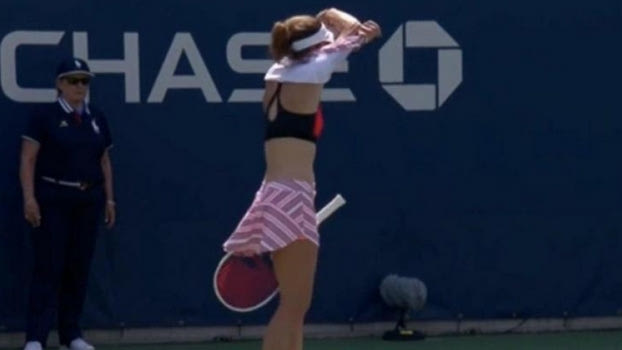 Η απολογία του US Open στην Κορνέ για την… αλλαγή μπλούζας