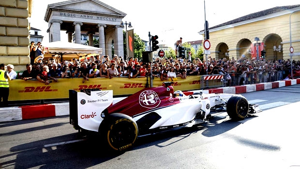 H Alfa Romeo στο κέντρο του Μιλάνου