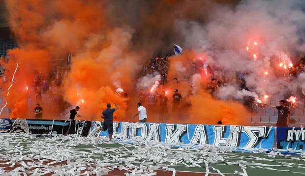 Η εντυπωσιακή “πρώτη” του Ηρακλή με καπνογόνα και συνθήματα! (PHOTOS)