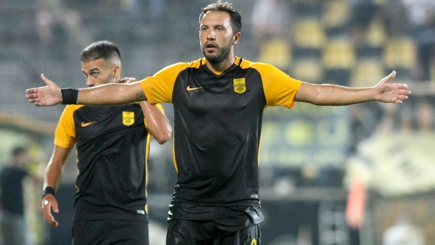 Με χατ-τρικ του Ναζλίδη, 3-0 ο Άρης τον Αγροτικό Αστέρα