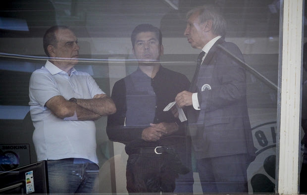 Ο Γκραντ έπιασε δουλειά