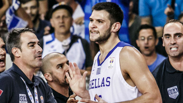 Το καλάθι της νίκης: ασίστ Καλάθη, λέι απ Παπανικολάου