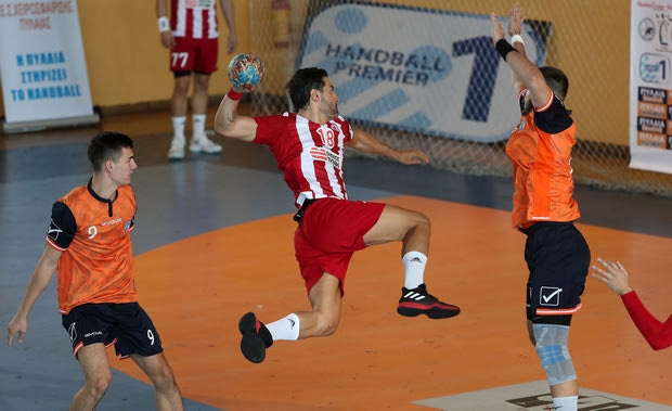 Ξεχωρίζει το Ολυμπιακός – Δούκας στη Handball Premier