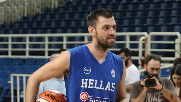 Μάντζαρης: “Η Σερβία θα παίξει μπασκετικό… ξύλο”