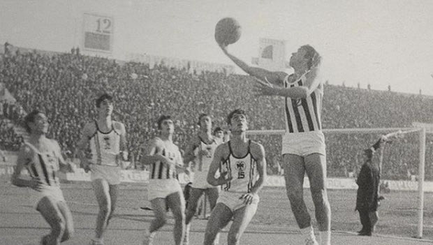 Τρομερή φωτογραφία: Όταν στην Τούμπα έβλεπαν μπάσκετ!