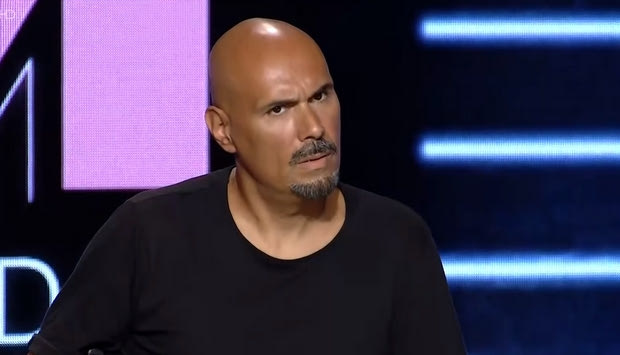 Ο σκληρός κριτής του Next Top Model εκνευρίστηκε: και εγώ θέλω να παίξω στον Ολυμπιακό!