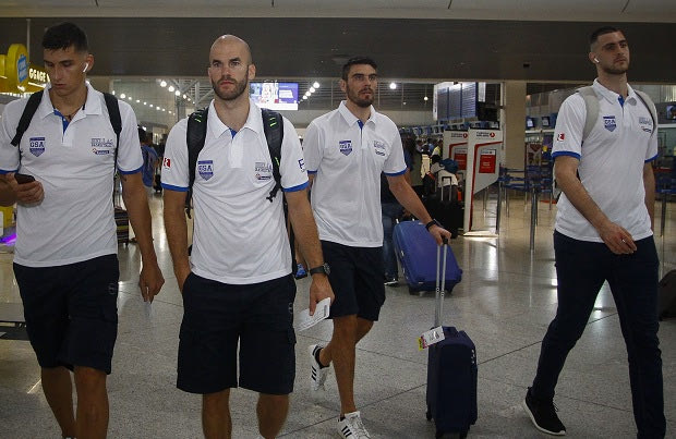 Photostory: Η αναχώρηση της Εθνικής για το Παρίσι