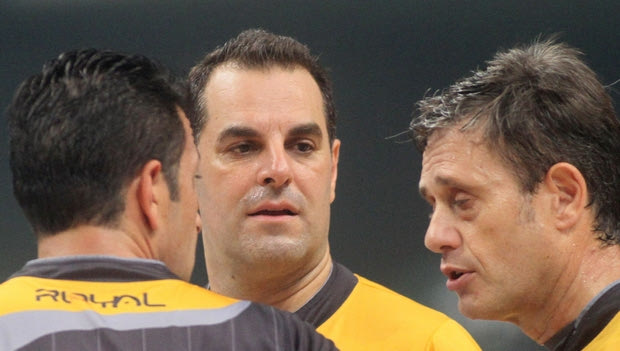 Σφυρίζουν στην πρεμιέρα της Basket League δύο διαιτητές της EuroLeague