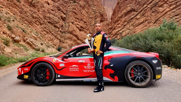 Ρεκόρ ταχύτητας με Ferrari, στο φαράγγι Valle de Dades στο Μαρόκο (video)
