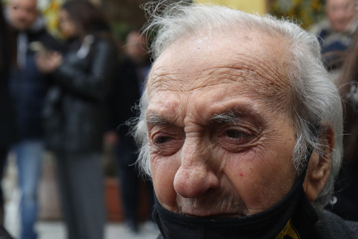 Μίμης Παπαϊωάννου: Ο Κώστας Νεστορίδης στο λαϊκό προσκύνημα της σορού του θρυλικού επιθετικού