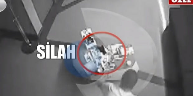 VIDEO: Με αυτό το όπλο ζήτησε ο Τουράν από τον Μπερκάι να τον σκοτώσει επειδή φλέρταρε τη γυναίκα του!