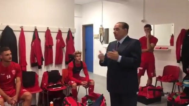 Ο Μπερλουσκόνι μπούκαρε στα αποδυτήρια και απαίτησε νίκη με τρία γκολ διαφορά!