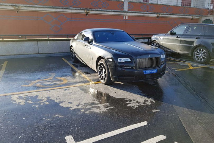 Ο Πογκμπά πάρκαρε την πολυτελή Rolls – Royce του σε θέση για ΑμεΑ