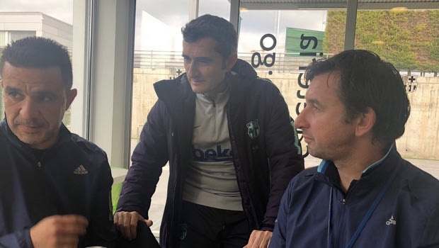 Πάντος και Θέος στη “Masia”, παρέα με τον Βαλβέρδε