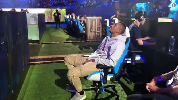Ο Κύργιος χαλαρώνει βλέποντας τουρνουά Fortnite
