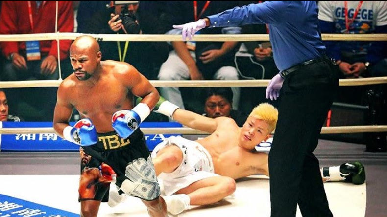 Muhammad Ali και Mike Tyson έκαναν το ίδιο με τον Mayweather πριν από χρόνια