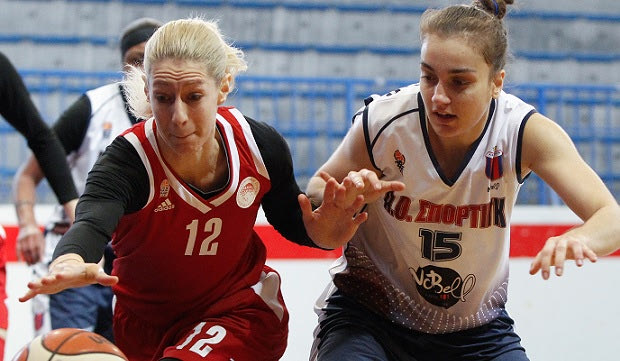 Α1 Γυναικών: Έβαλε 16 τρίποντα ο Ολυμπιακός, απίστευτο νταμπλ-νταμπλ στην Καλλιθέα