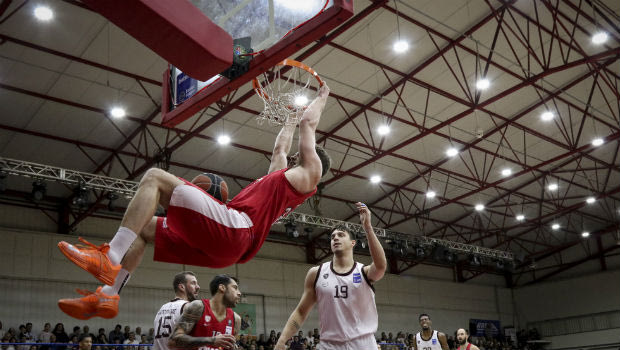 Ήφαιστος – Ολυμπιακός 53-73: Ερυθρόλευκη αντίδραση με το μυαλό στον Μιλουτίνοβ