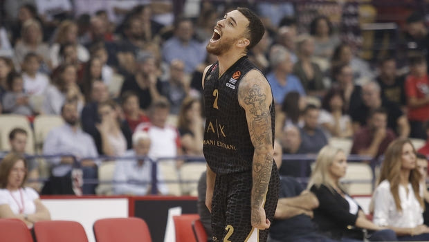 EuroLeague: Το τρομερό κάρφωμα του Τζέιμς στο πρόσωπο του Έρικ