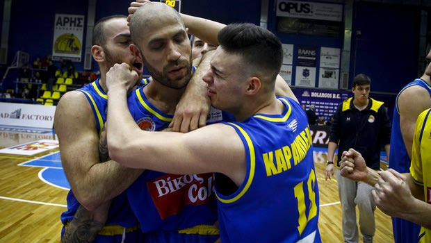 Χολαργός – Περιστέρι 75-76: «Βόμβα» σε νεκρό χρόνο και όνειρα τετράδας