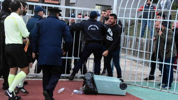Παναργειακός – Καλαμάτα: Πέσιμο στους διαιτητές και επεισόδια