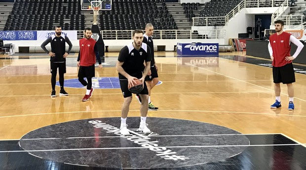 ΠΑΟΚ: Στη Θεσσαλονίκη ο Γκάρετ, ακολουθούν Γκος και Χάτσερ