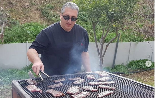 Ψήστης ο Μπούσης στο μπάρμπεκιου του ΟΦΗ