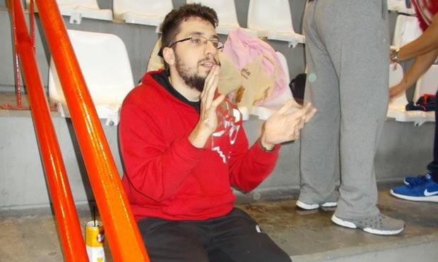 Μαρτυρία – σοκ: “Έφαγα ροπαλιές μαζί με τον πατέρα μου”