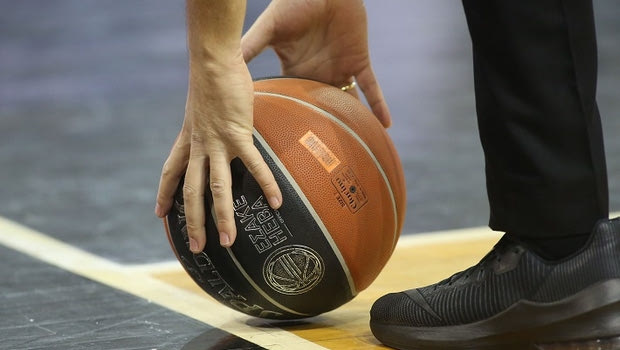 Basket League: Τιμωρήθηκαν οι διαιτητές του αγώνα Περιστέρι – Κύμη
