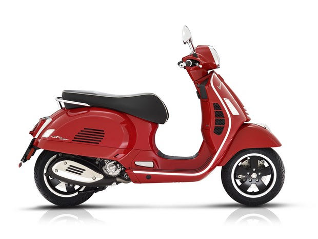 Τοποθετήστε μια νέα μπαταρία στο σκούτερ Piaggio ή Vespa και ξεκινήστε την ιστορία από την αρχή!