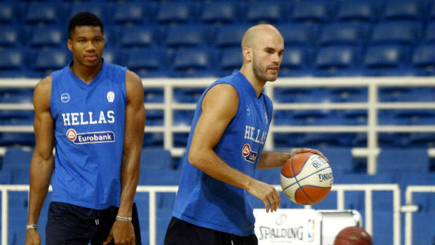 FIBA: “Φανταστείτε ο Καλάθης να δίνει ασίστ στον Αντετοκούνμπο”