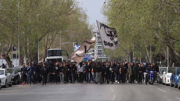 Φίλοι του ΠΑΟΚ έκαναν πορεία για τη Μακεδονία