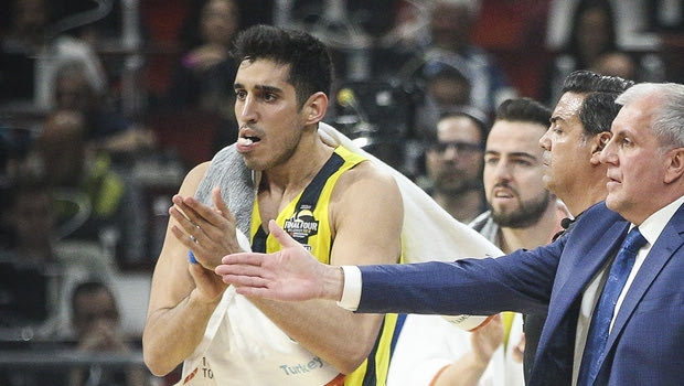 Φενέρμπαχτσε: Νέο τριετές συμβόλαιο σε Ντουβερίογλου