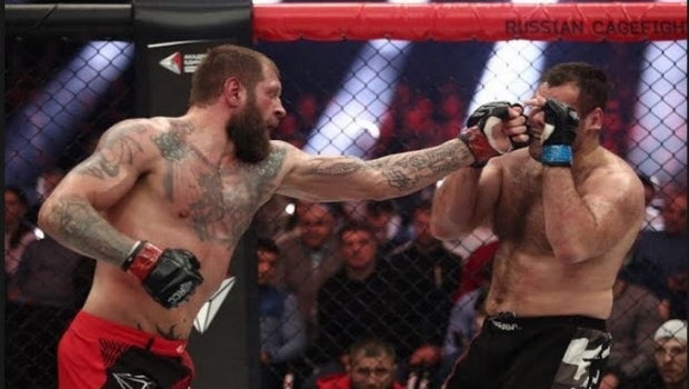 Έπεσε άσχημα από το ποδήλατο ο Emelianenko κι έχασε το ματς