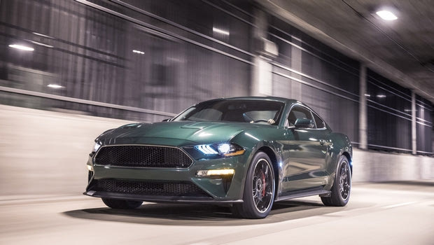 Εκανε… ντόνατς, αντί να κόψει τούρτα η Ford Mustang