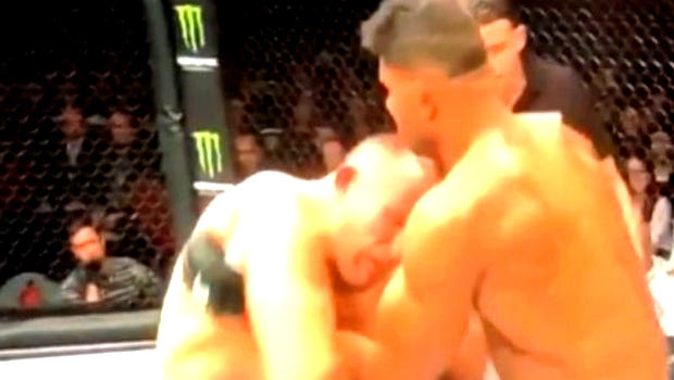Ο 38χρονος Overeem το ‘χει ακόμα με τα γόνατα (VIDEO)