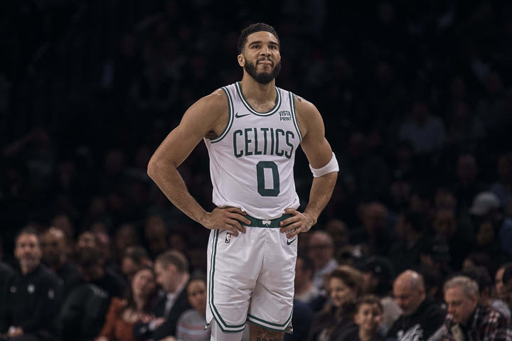 NBA: Τέιτουμ και Μπράουν έκαναν την δουλειά για τους Σέλτικς απέναντι στους Χοκς