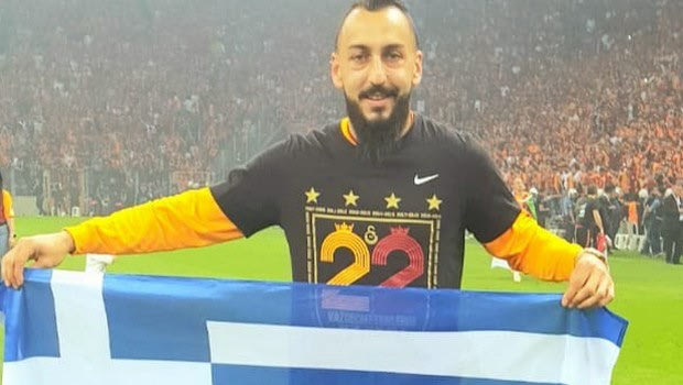 Ο Μήτρογλου πανηγύρισε με την ελληνική σημαία το πρωτάθλημα της Γαλατάσαραϊ