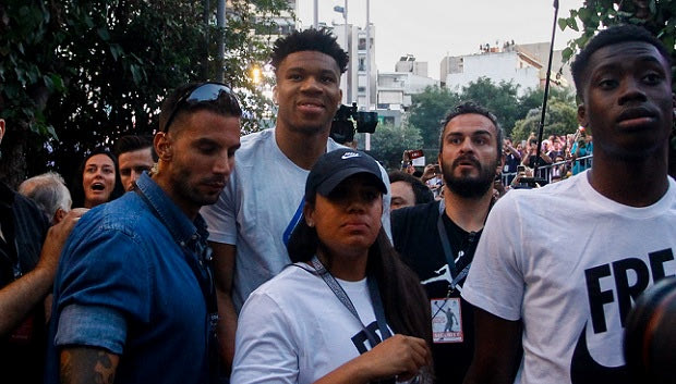 Η άγνωστη ιστορία που μοιράστηκε η Nike για τον Γιάννη Αντετοκούνμπο
