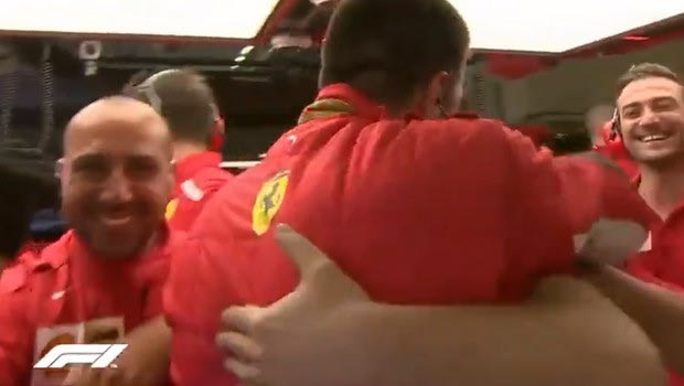 F1: Οι έξαλλοι πανηγυρισμοί και η ξεχωριστή κίνηση του Λεκλέρκ για τον Φέτελ
