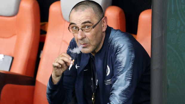 Ο Σάρι αγανάκτησε από τις ερωτήσεις κι αποφάσισε να κόψει το κάπνισμα!