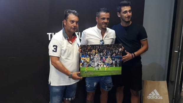 Το δώρο στον Βιεϊρίνια για την περσινή γκολάρα στο Αγρίνιο