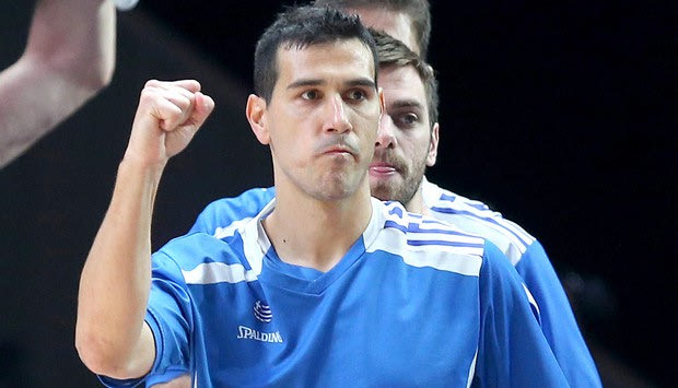 Η επίσκεψη του Ζήση και η φωτογραφία με τους Antetokounbros