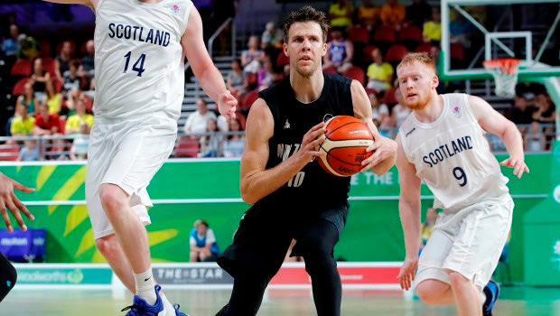 Χενάρε: “Δεν είναι απουσία ο Άνταμς, δεν έπαιξε ποτέ για εμάς”