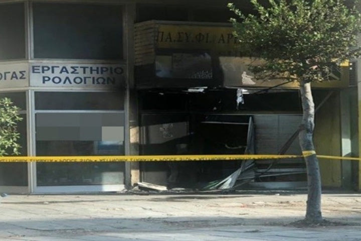 Επίθεση με γκαζάκια στον σύνδεσμο του Άρη στη Λευκωσία