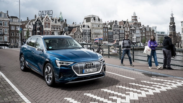 Δέκα χώρες σε 24 ώρες με Audi e-tron