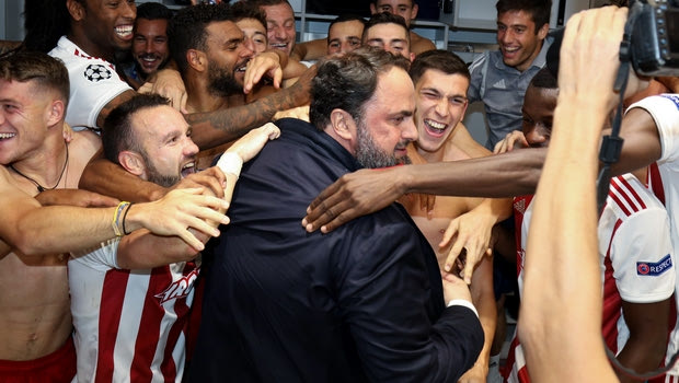 Ολυμπιακός: Η αποθέωση στον Μαρινάκη μόλις είπε στους παίκτες για μπόνους