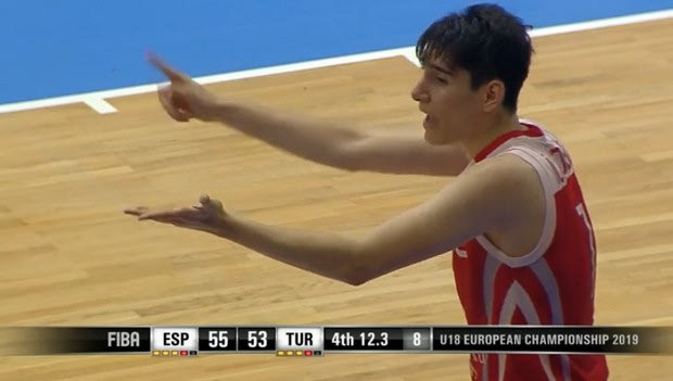 EuroBasket U18: Βράζουν οι Τούρκοι για τη διαιτησία του τελικού