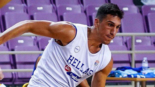 Λαρεντζάκης στο Sport24.gr: “Από την άμυνα φτιάχνουμε ψυχολογία στην επίθεση”