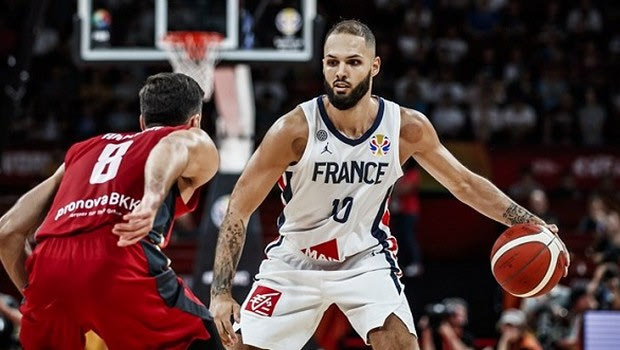 Φουρνιέ στο Sport24.gr: “Να σταματήσουμε το πικ-εν-ρολ των Καμπάτσο – Σκόλα”